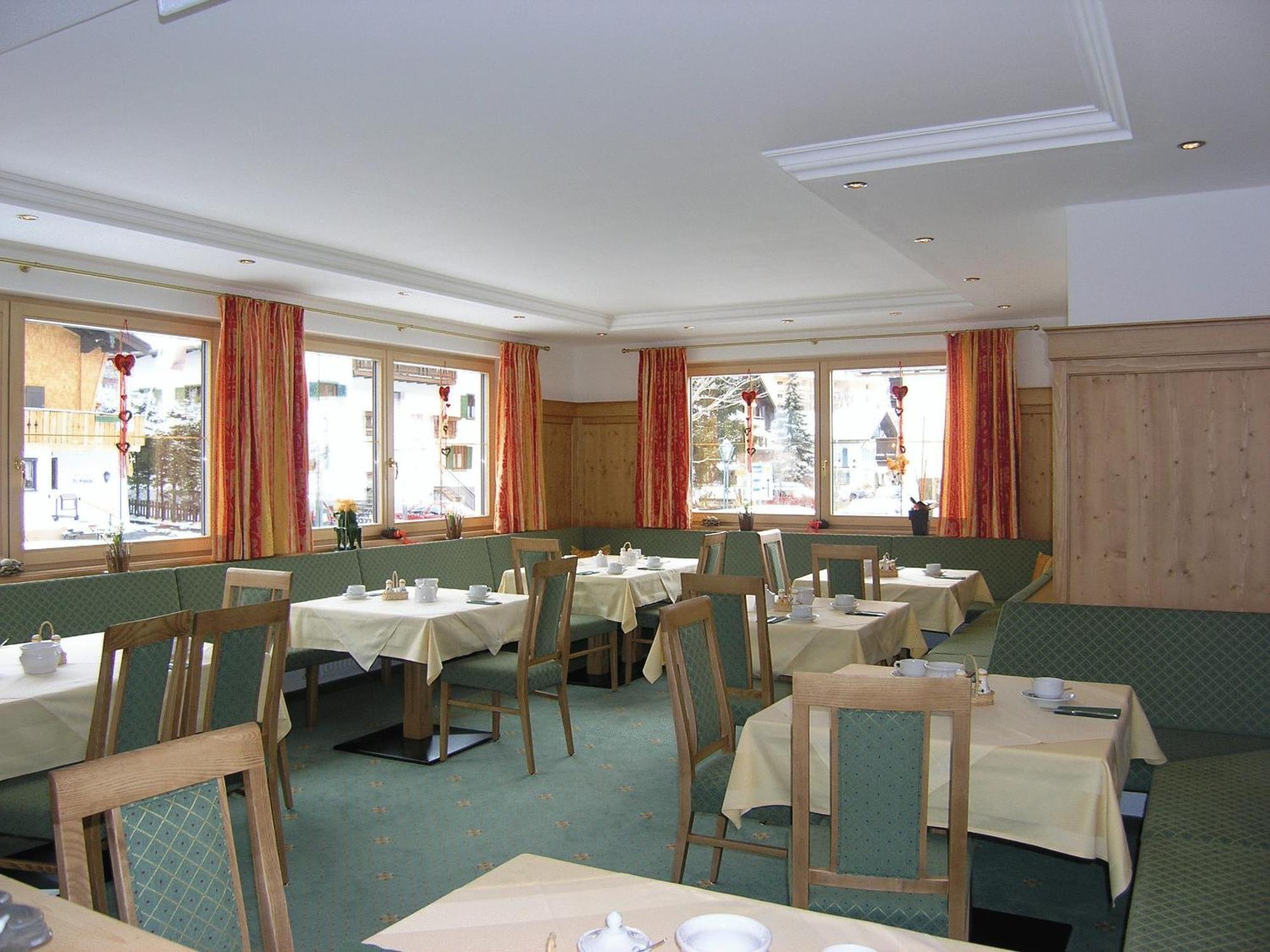 Hotel Dr Otto Murr B&B St. Anton am Arlberg Exterior foto